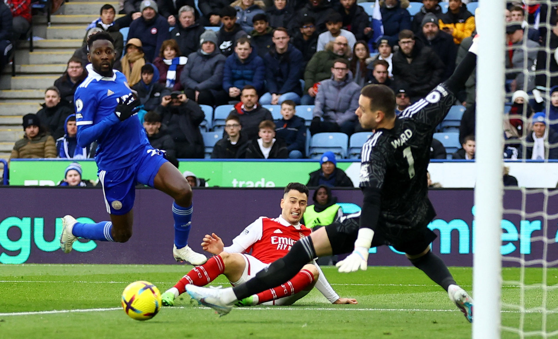 足球不仅是 足球不仅是