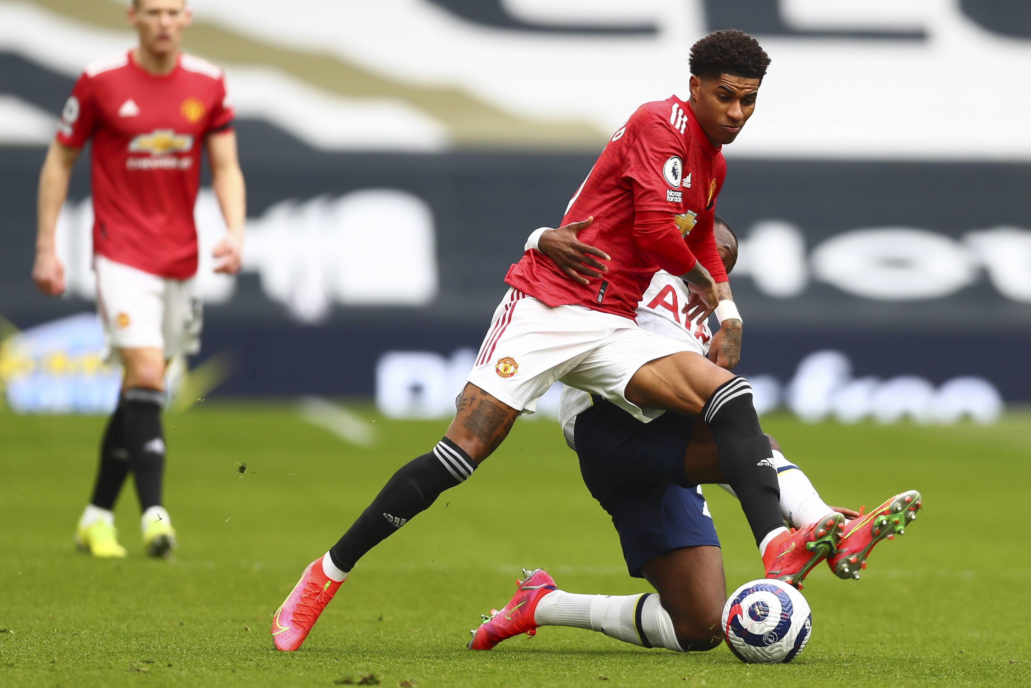 历使他在技 历使他在技